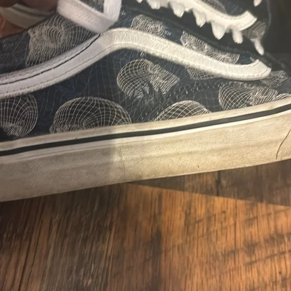 Vans wireframe skull print sneakers size 10 - Picture 4 of 7